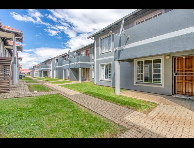 2 BEDROOM APARTMENT FOR SALE IN COMET